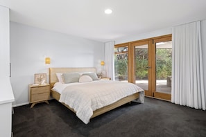 4 bedrooms, desk, iron/ironing board, free WiFi - AURORA LUX, HEATED POOL, CINEMA, GOLF, INDULGENT ESCAPE, CAPE SCHANK (Cape Schanck)