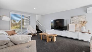 Smart TV, fireplace, ping pong, offices