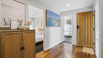 4 bedrooms, desk, iron/ironing board, free WiFi