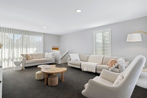 Smart TV, fireplace, ping pong, offices