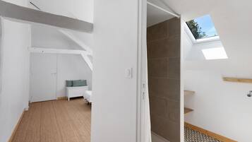 5 habitaciones, wifi y ropa de cama
