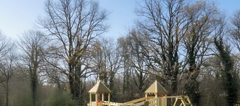 Large House in the Heart of the Forest – 7 Suites / Large Dormitory