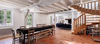 Large House in the Heart of the Forest – 7 Suites / Large Dormitory