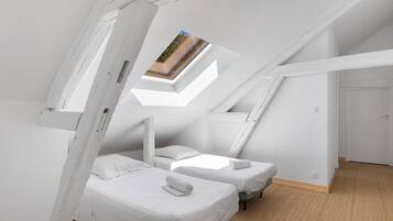 5 bedrooms, WiFi, bed sheets