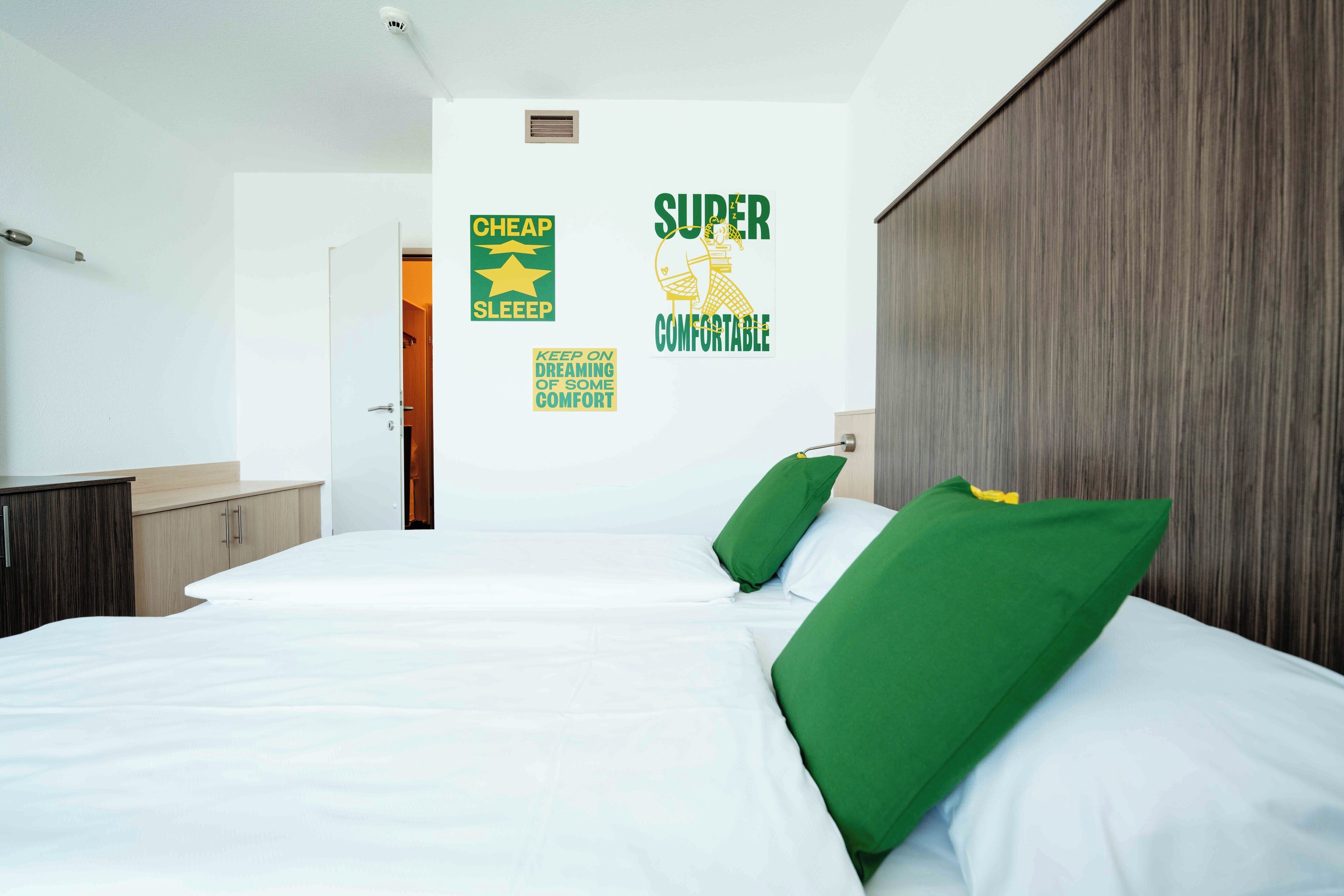 In-room safe, desk, laptop workspace, free WiFi