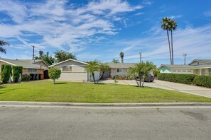 Apartment (0 Bedroom) | Interior - Cozy Couple's Oasis w/ Pool: 3 Mi to Disneyland! (Garden Grove)