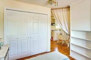 Apartment (0 Bedroom) | Interior - Cozy Couple's Oasis w/ Pool: 3 Mi to Disneyland! (Garden Grove)