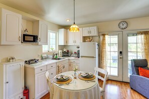 Apartment (0 Bedroom) | Interior - Cozy Couple's Oasis w/ Pool: 3 Mi to Disneyland! (Garden Grove)