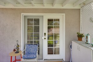 Apartment (0 Bedroom) | Interior - Cozy Couple's Oasis w/ Pool: 3 Mi to Disneyland! (Garden Grove)