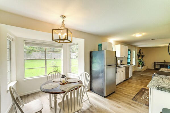 House (3 Bedrooms) | Interior - Near Shops & Eats: Commuter-friendly Fwtx Home (Fort Worth)