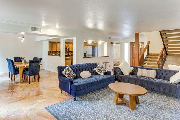 Apartment (3 Bedrooms) | Front of property