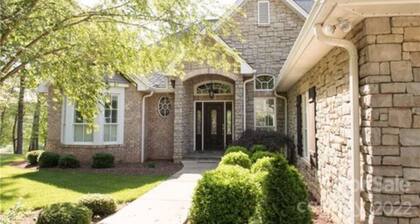 4-bedroom golf course home minutes from Tryon International Equestrian Center!