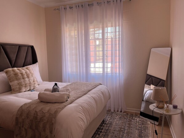 4 chambres, fer et planche à repasser, Wi-Fi, literie fournie