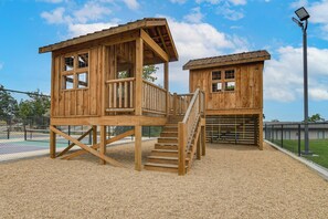 Interior - Table Rock Lake Retreat: Steps to Water & Pools! (Kimberling City)