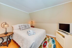 Interior - Lake Geneva Family Gem w/ Fenced Dog Run! (Williams Bay)