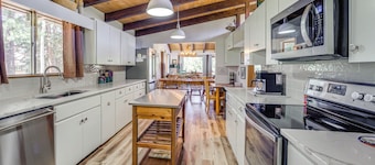 Monte Verde Lake Access & Views: Spacious Retreat!