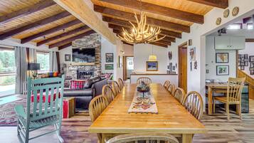 House (5 Bedrooms) | Interior