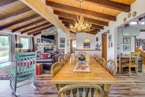House (5 Bedrooms) | Interior