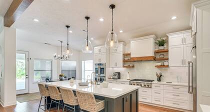 Pool & Hot Tub: Family-friendly Houston Area Home!