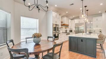 Rumah (5 Bedrooms) | Interior