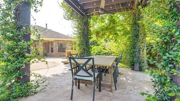 Rumah (5 Bedrooms) | Interior