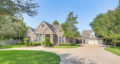 Heated Pool: Family-friendly Houston Area Home!