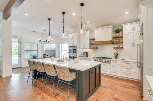 Pool & Hot Tub: Family-friendly Houston Area Home!