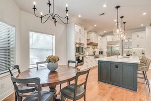 Interior - Pool & Hot Tub: Family-friendly Houston Area Home! (Manvel)