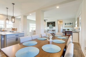 House (5 Bedrooms) | Interior
