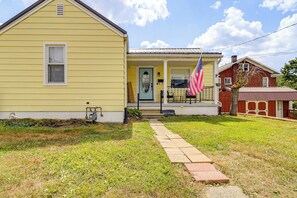 Interior - 3 Mi to Dtwn & Flood Museum: 'cozy Q Cottage' (Johnstown)