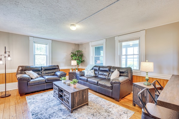 House (2 Bedrooms) | Interior