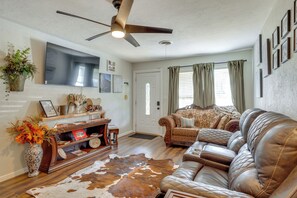 House (3 Bedrooms) | Front of property