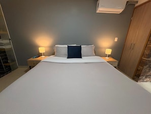 2 bedrooms, iron/ironing board, Internet, bed sheets