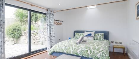 1 habitación, decoración personalizada y muebles diferentes