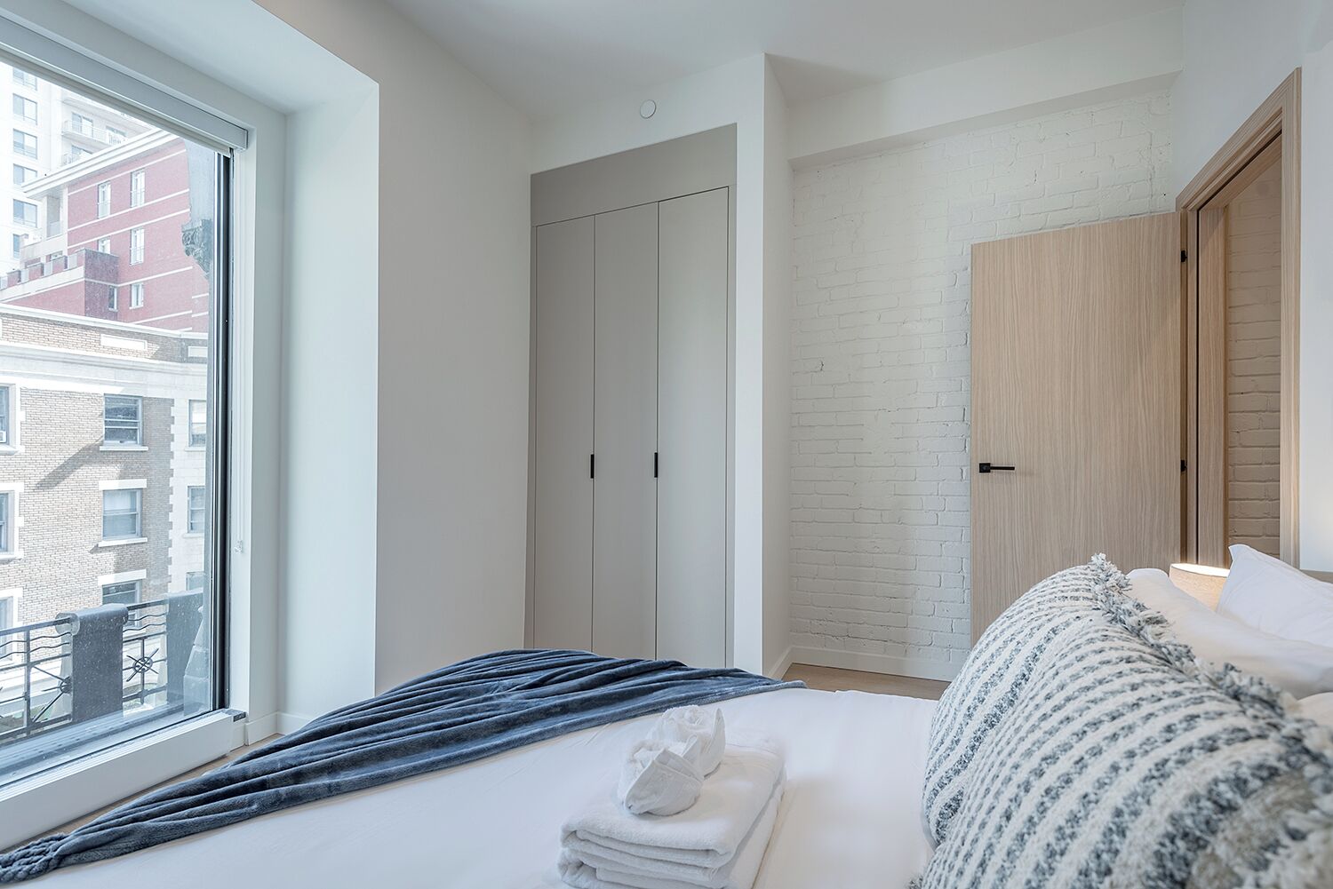 1 bedroom, desk, iron/ironing board, travel cot