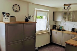 Microwave, stovetop, dishwasher