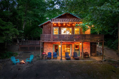 Lakefront Escape | Dock, Fire Pit, Family friendly