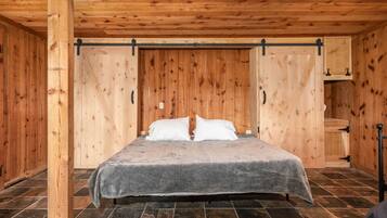 3 chambres, fer et planche à repasser, Wi-Fi, draps fournis