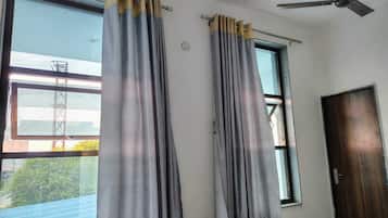 ๋๋ญ์ค๋ฃธ, ์์ด์ปจ | ์ฑ
์, ๊ฐ์ด ์นจ๋, ์นจ๋ ์ํธ