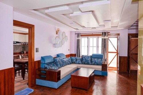 3LDK, 2 private rooms, 1 shared room, spacious kitchen, meeting room, and parking space.