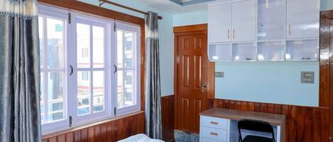 9 chambres, fer et planche Ă repasser, Wi-Fi, draps fournis