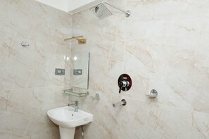 Hair dryer, towels, soap, toilet paper - 3LDK, 2 private rooms, 1 shared room, spacious kitchen, meeting room, and parking space. (Nagarjun, Kathmandu, Bagmati)