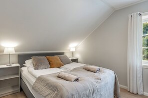 3 Schlafzimmer, Schreibtisch, Bügeleisen/Bügelbrett, kostenloses WLAN
