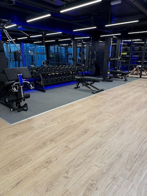 Fitness facility - Modern New Perfect enjoy Madrid. (Madrid)