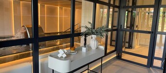 Modern New Perfect New enjoy Madrid Free airport transfer.