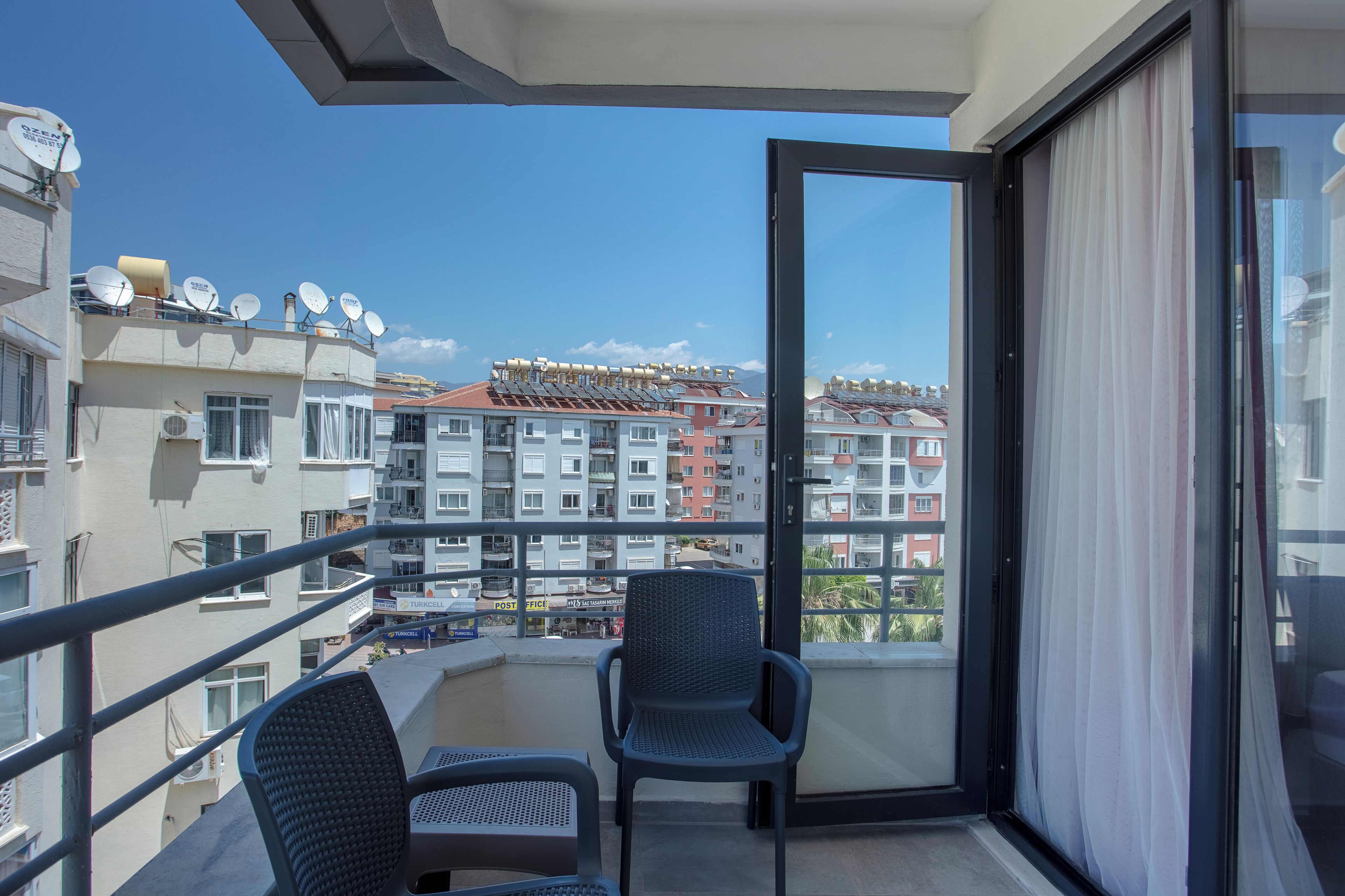 Standard Room | Hypo-allergenic bedding, iron/ironing board, free WiFi