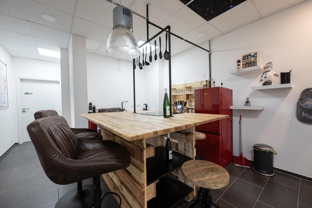 Küche mit Essbereich