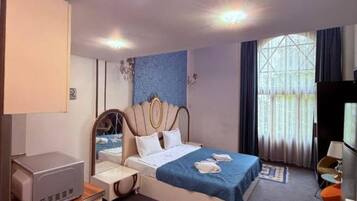 ميني بار وواي فاي مجانًا وملاءات أسرّة