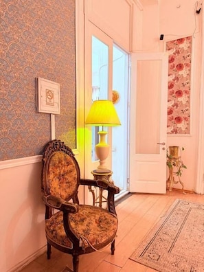 Sala de estar en el lobby