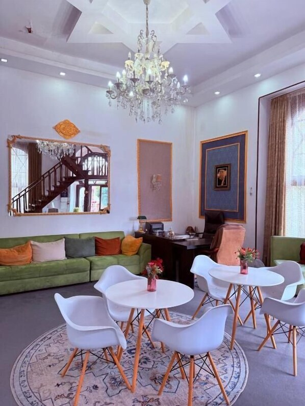 Sittområde i lobbyn